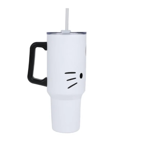 🎄🎀 Hello Kitty Tumbler - Picture 4 of 6